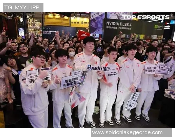 赛后分析：FPX与TES对决中的战术布局与执行细节探讨